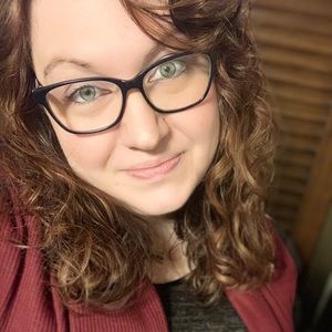 Meet your Posher, Alyson